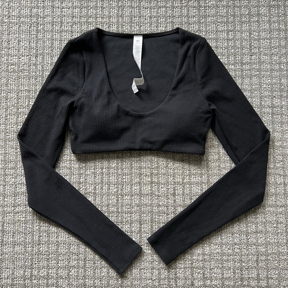 Alo Yoga Ribbed Defined Long Sleeve Cropped Bra Top 🖤